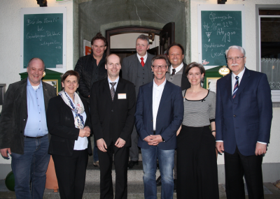 Der CDU-Ortsvorstand mit den beiden CDU-Kandidaten Dr. Christos Katzidis und Dr. Claudia Lcking-Michel (rechts und links neben dem Ortsvorsitzenden Ingo Schulze)